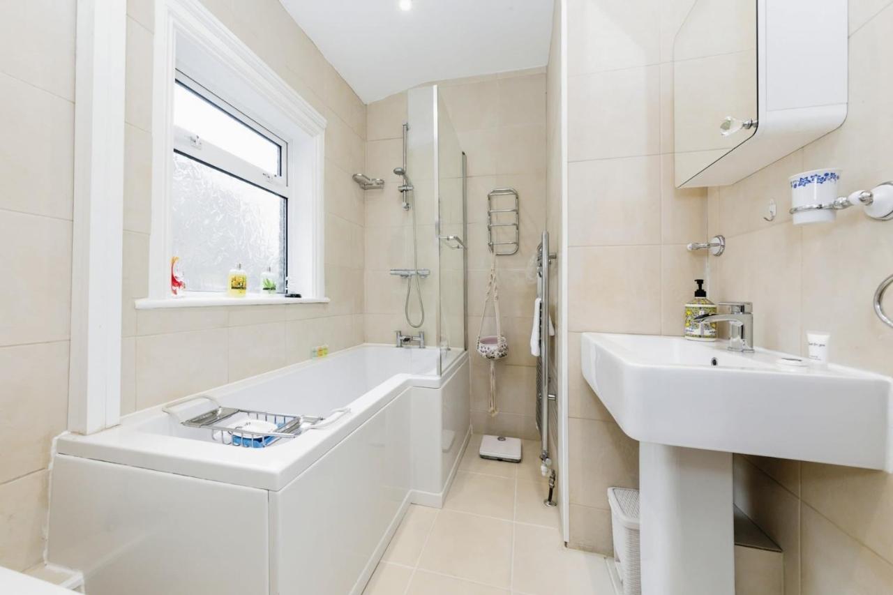 Your Chic 3Br Home Comfort And Style In Londres Exterior foto