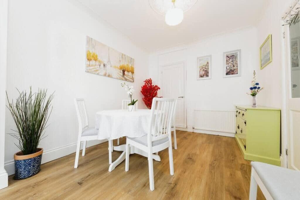 Your Chic 3Br Home Comfort And Style In Londres Exterior foto