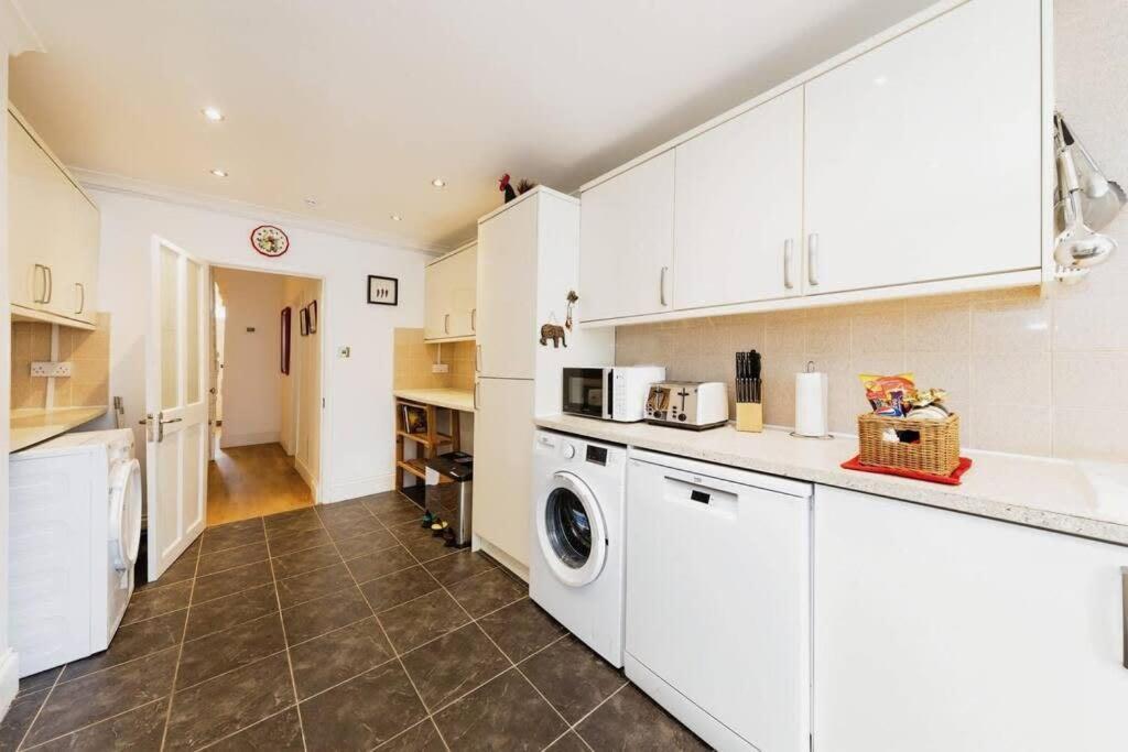 Your Chic 3Br Home Comfort And Style In Londres Exterior foto