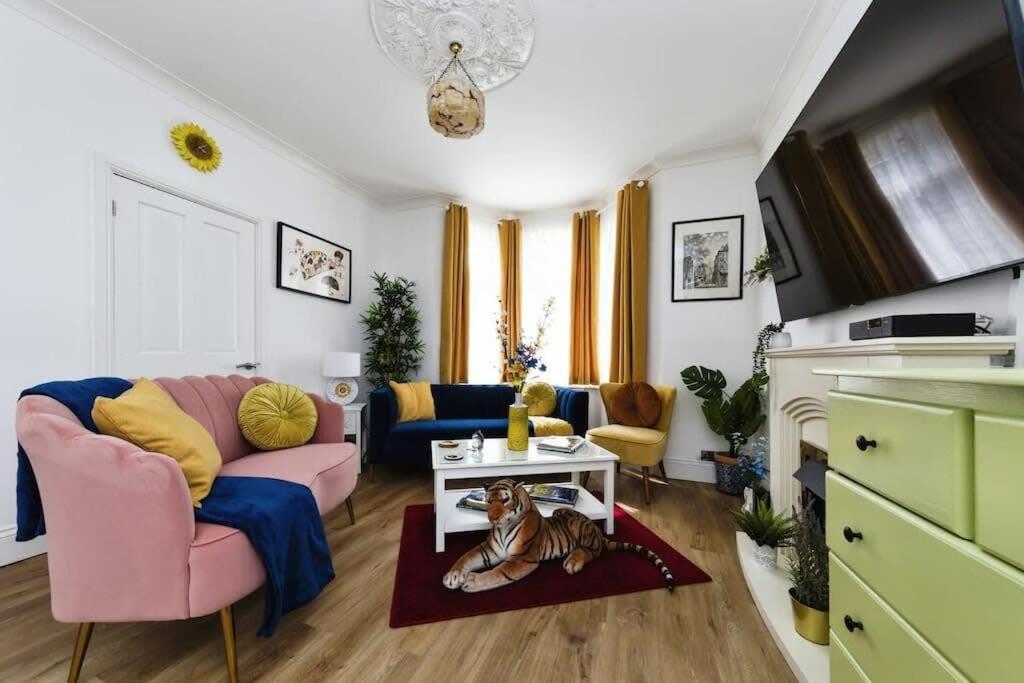 Your Chic 3Br Home Comfort And Style In Londres Exterior foto