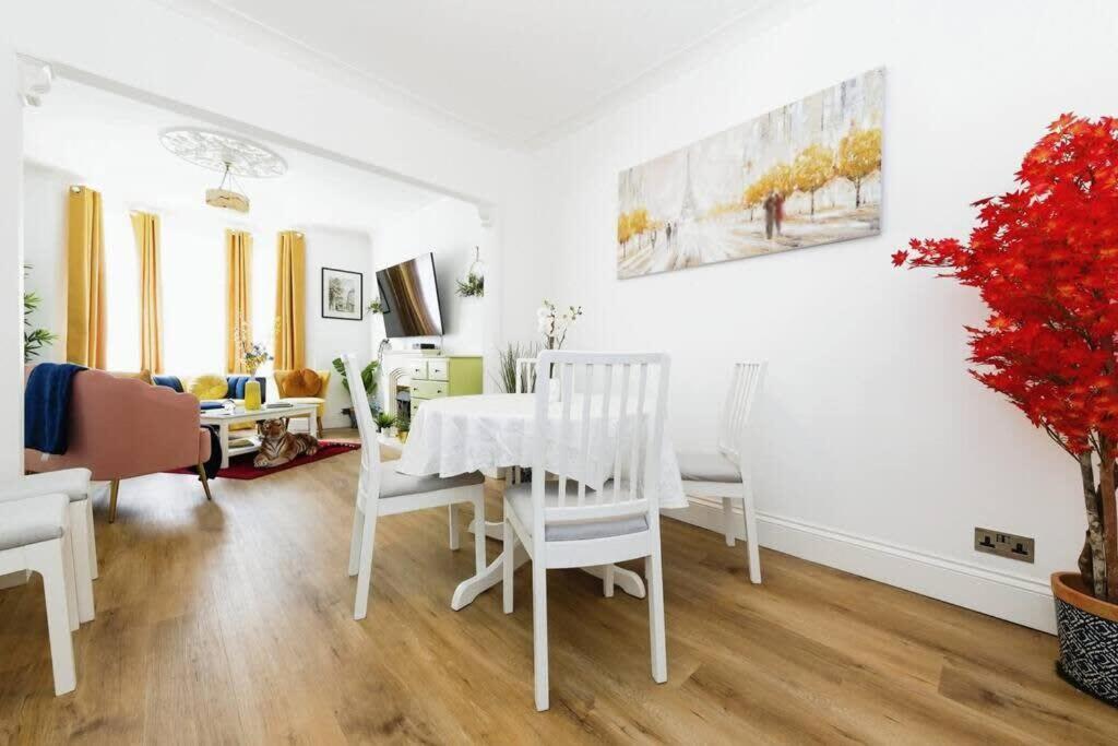 Your Chic 3Br Home Comfort And Style In Londres Exterior foto